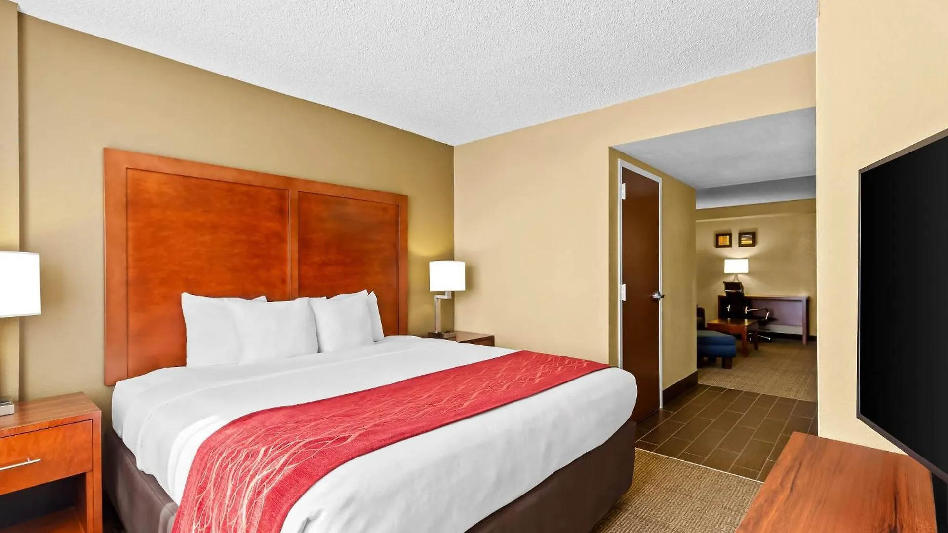 Where to Stay Near Lakeland Center Box Office: 6 Top Design Hotels
