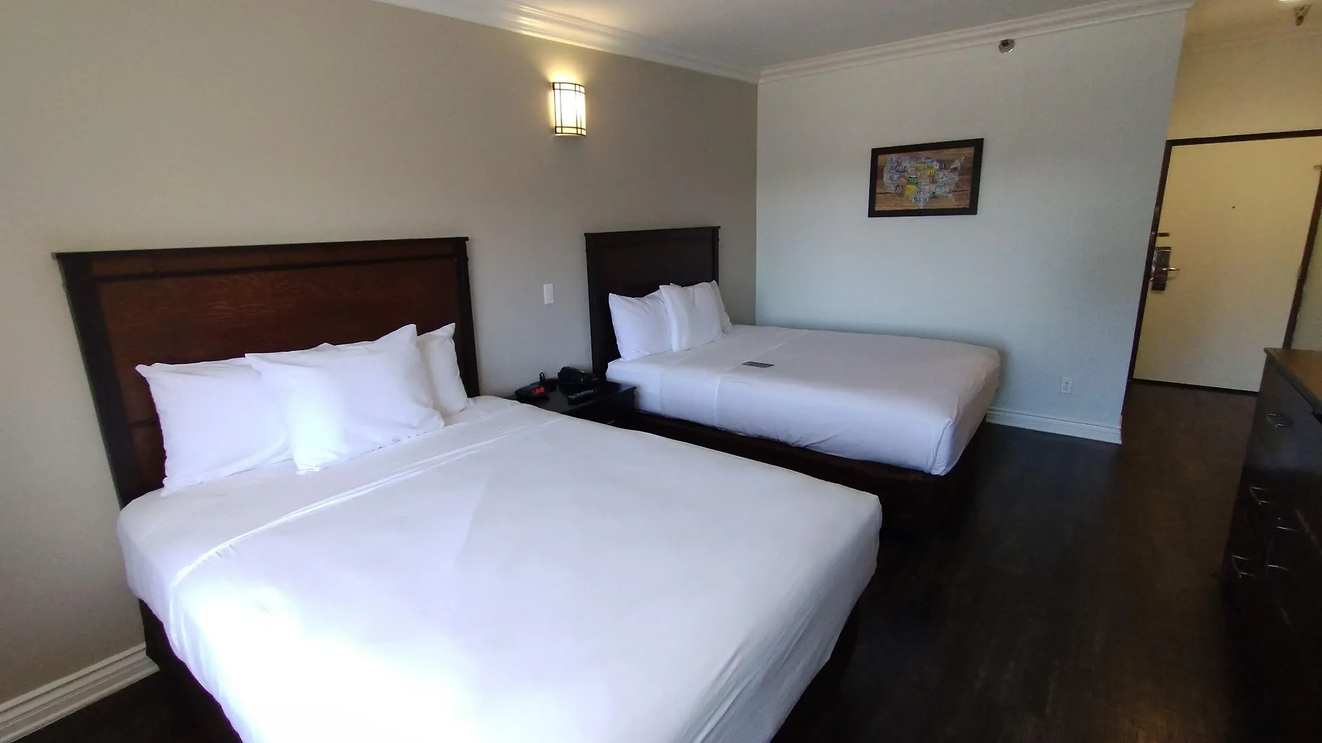 Staying Near Golden Girls Softball Field: 9 Airport Hotels Compared